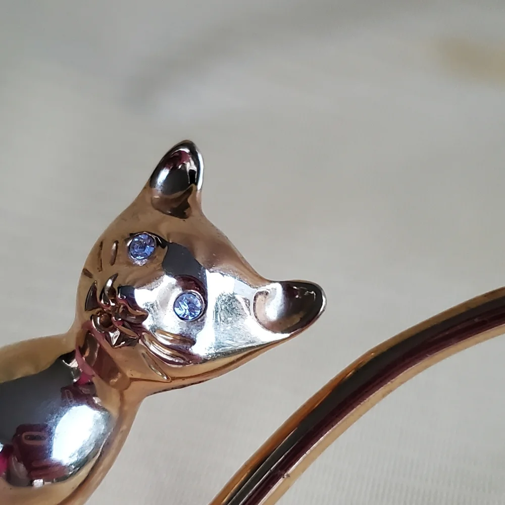 Gold Rhinestone Eye Cat Ring Holder